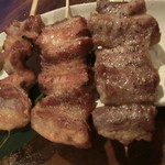 豚小家 - 左から黒豚・岩中・イベリコ