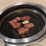 三恵苑 - カルビ