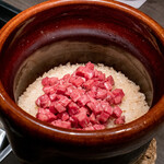 USHIGORO S. - 白トリュフと和牛の土鍋ご飯