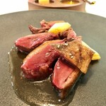 ラ クレリエール - 2020.12.  胸肉のローストとモモ肉のグリエ ペドロヒメネスの黒米添え