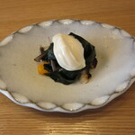 Sanjuuroku Purasu San - 原木椎茸と密柑、酢で〆軽く焼き上げた鰯、水前寺菜、ナッツの白和え