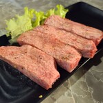 ホルモン焼肉 はし臓 - 厚切り牛タン