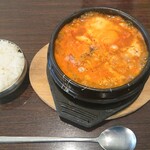 韓国料理 チェゴヤ - スンドゥブチゲに生卵トッピング¥971+税