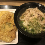 有頂天うどん - 肉うどん(並)とトッピング天ぷら2種。火曜・木曜限定の50円引きがあり、これで680円