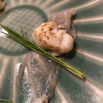 湖粋 - 芽ネギと白子を巻きます