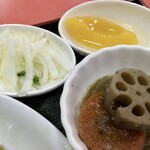 中華料理 喜楽 - 脇役三姉妹。