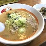 ラーメン　みそ壱 - 平日ランチ（みそ壱ラーメンとミニチャーシュー丼）