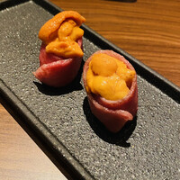 うしごろバンビーナ 銀座店 - リブロースの炙り　雲丹軍艦