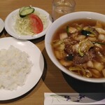 池上苑 - 料理写真:牛肉湯麺定食