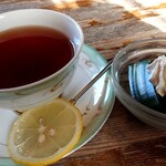 コーヒーハウスカナダ - ランチのドリンク＆デザート  紅茶と抹茶ゼリーです。