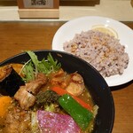 Cious Deli - チキンスープカレー(素揚げ) レベル2とライス 200g