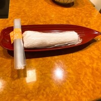 かに道楽 銀座八丁目店 - マスク入れとお手拭き