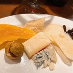 トラットリア ラ モーラ - チーズとドライフルーツ