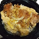 大戸屋 - 四元豚のロースかつ丼☆ （ もちもち五穀ご飯・大盛 ）