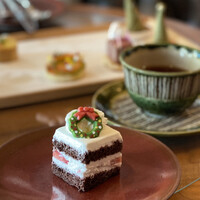 ザ タヴァン グリル＆ラウンジ - 