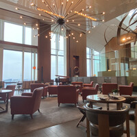 ザ タヴァン グリル＆ラウンジ - 