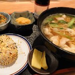 Wasoba Shokudou Irifuku - 本日の日替りランチは、とりなん蕎麦(うどんも可)、小鉢2品(奴とふろふき大根)、おにぎりで850円♪