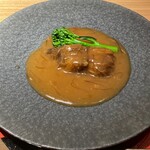 眞善美 - モウカザメのフカヒレ姿煮　オイスター醤油炒め