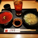 ROBATA 魚一心 - いくら丼