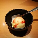 ROBATA 魚一心 - バニラアイス ストロベリーソース
