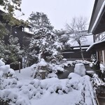 山形座 瀧波 - 雪また雪のこの風景はKURA01だけの専用のお庭。