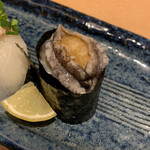ひょうたん寿司 - ひとくちアワビのおどり(一貫)   390円(税抜)
