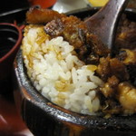 あつた蓬莱軒 - 熱々の炊きたてごはん。タレの浸み具合がなんとも。