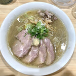 三ん寅 - 味噌チャーシュー麺大盛 1,250円　この美しい脂膜を見よ！！