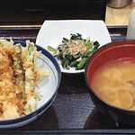 天丼てんや - 天丼てんや 西葛西店 天丼 小盛 450円 ＋ ほうれん草のおひたし 100円 ＋ あさり汁変更 150円（全て税込）