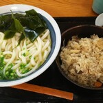 Teuchi Udon Mugino Megumi - 平日ランチのかやくご飯定食