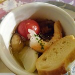 フォーシーズン・ダイニングルーム - 1/2　小海老と茄子のアヒージョ　アップ