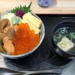 小松水産の海鮮丼 - うに・いくら丼　１３５０円