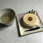 カール ユーハイム - 熱いレモングラスティーを煎れて、いただきま〜す