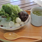 とらや工房 - 氷みつ豆（抹茶蜜）　￥１０００（煎茶つき）