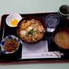 旭川市役所 地下食堂 - 親子丼（小鉢・お新香・みそ汁付です）