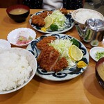 看貫場 - A定食（奥はヒレカツ定食）2021.01.06