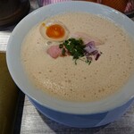 ラーメン家 あかぎ - 鶏白湯しょうゆラーメン＋味玉半個トッピング