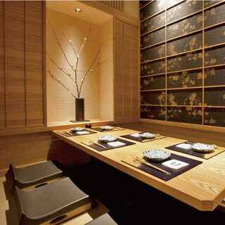<Relaxing Izakaya (Japanese-style bar) with completely private rooms for all seats>