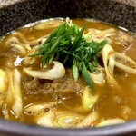 Buzen Urau Chikai Udon Sakaba Saru Xu - 【牛すじのスパイシーカレーうどん】牛すじの旨味×和だしの旨味×スパイシー