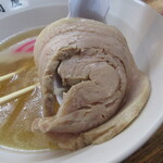 青竹手打ラーメン 日向屋 - 柔らかジューシーなバラチャー。