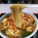 中華飯店 蘭蘭 - 「酸辣湯麵」麺アップ