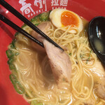 エビ豚骨拉麺 春樹 - 薄いけど、炙りが入っているところがgood。