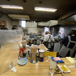 九州ラーメン八起 - 店内