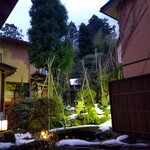 九兵衛旅館 - 『湯田川温泉九兵衛旅館』風情な中庭