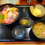 和処さゝ木 - 生ちらし定食(1000円)です。