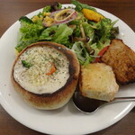 CAFE DOWNEY - パンシチューとキノコと秋野菜のサラダセット