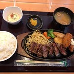 街のごはん家 千鳥 - カットステーキカキフライ定食