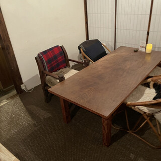 シャルキュトリーとワインの店 曲_2