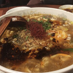 中華楼 - 酸辣湯麺