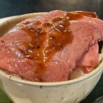 葉山牛ミニ炙り丼